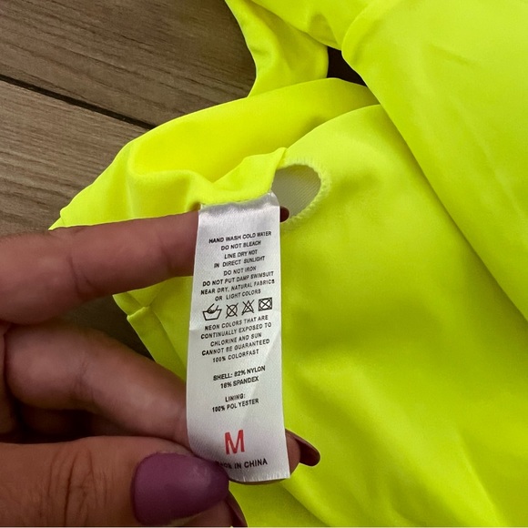 Knot front‎ bikini - Picture 7 of 8